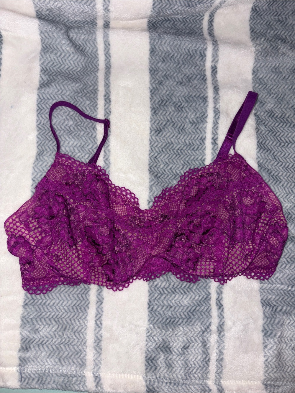 Ambrielle Fuchsia Lace Bralette